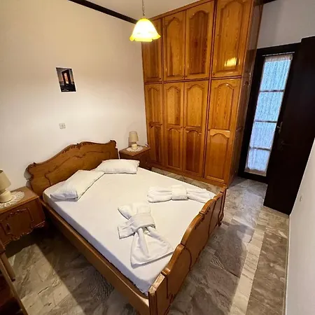Granny's House * Naxos City