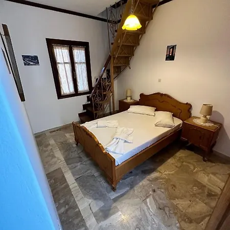 Granny's House Apartament Naxos City